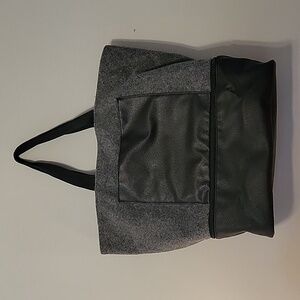 2/$15 DSW Wool Zipper Weekender Bag